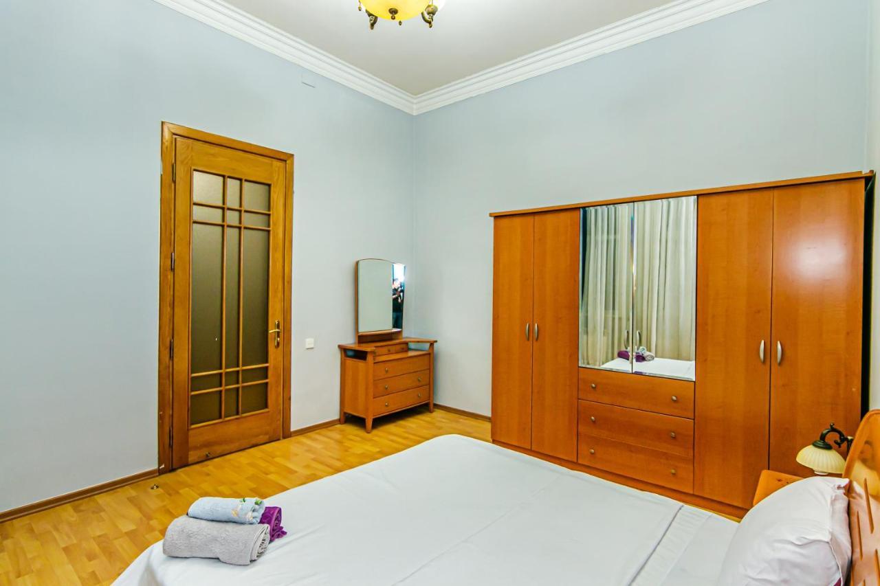 Rolls Royce Apartment Bakoe Buitenkant foto