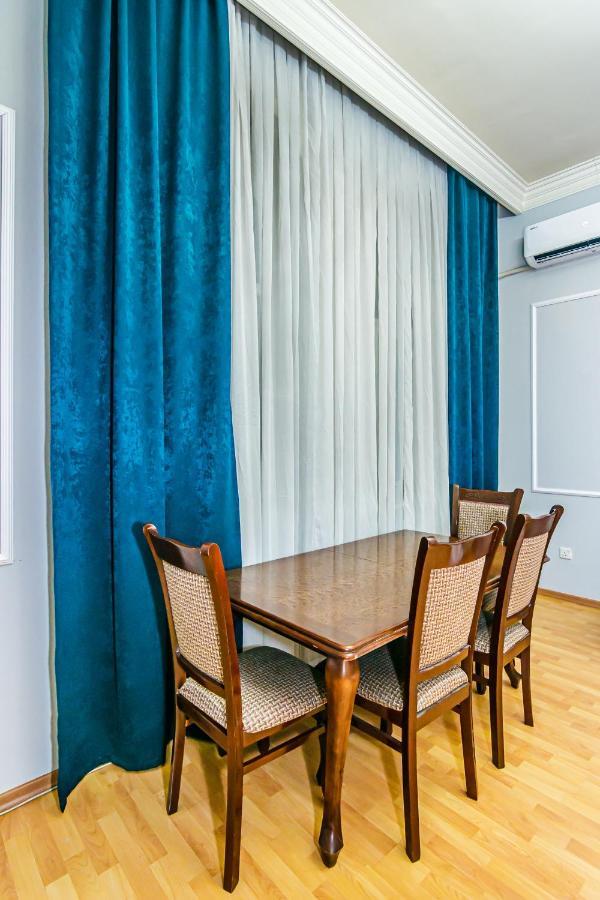 Rolls Royce Apartment Bakoe Buitenkant foto