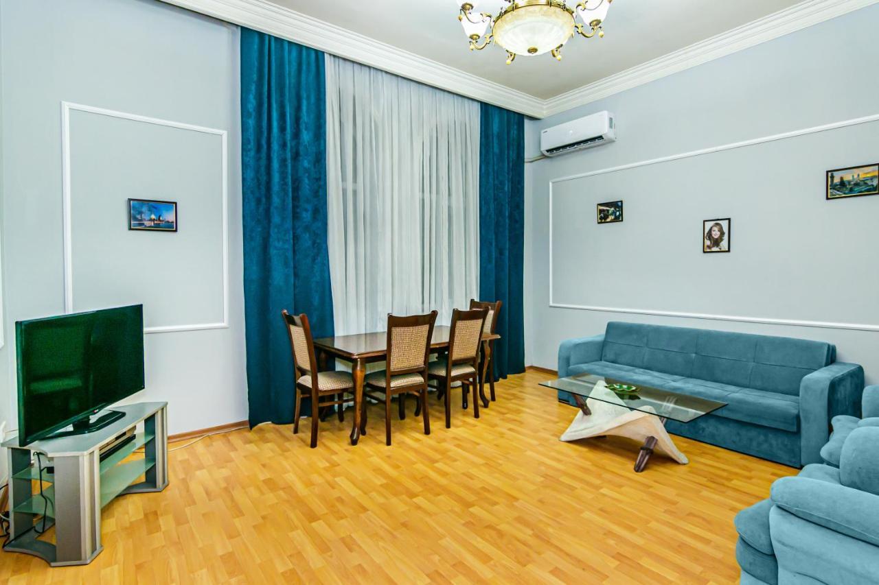 Rolls Royce Apartment Bakoe Buitenkant foto